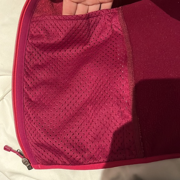 PATAGONIA  Warm fleecy vest. Lots of wear left. Perfect for travelling, too. - Picture 7 of 7